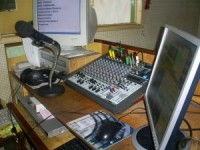 Rádio_Comunitária_estúdio_equipamentos