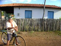 Segundo o senhor Bena, o posto de saúde funciona de forma bastante precária