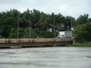 Água praticamente encostando na ponte