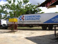 Carreta com alimentos