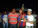 Prefeito, Chico Antônio entregandoo troféu