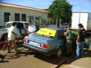 policia abordando os elementos