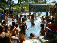 Alunos do EDUCAMAR na piscina