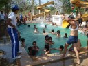 Alunos na piscina