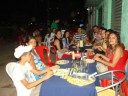 aniversariante com amigos e familiares