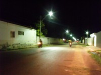 Rua iluminada 