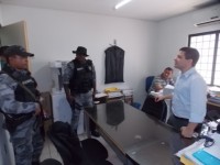 Promotor com Policiais