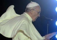 NOT-papa-francisco-assiste-a-via-sacra-e-reza-por-vitimas-de-tragedia-na-boate-kiss1374882618_460_322
