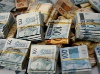 {722f2ed5-d650-472c-bda7-101e5f06bcb0}_dinheiro roubo