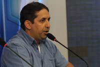 Lourival durante debate