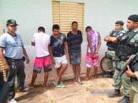 policiais-com-os-acusados-presos-em-jose-de-freitas-235448