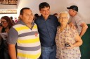 wellington-dias-com-eleitores-apos-a-votacao-278476