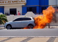 carro_incediado01