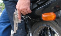 motoqueiro-armado
