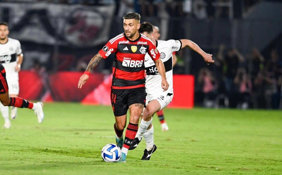 Flamengo perde de virada do Olímpia e está eliminado da Copa Libertadores -  Bem Paraná